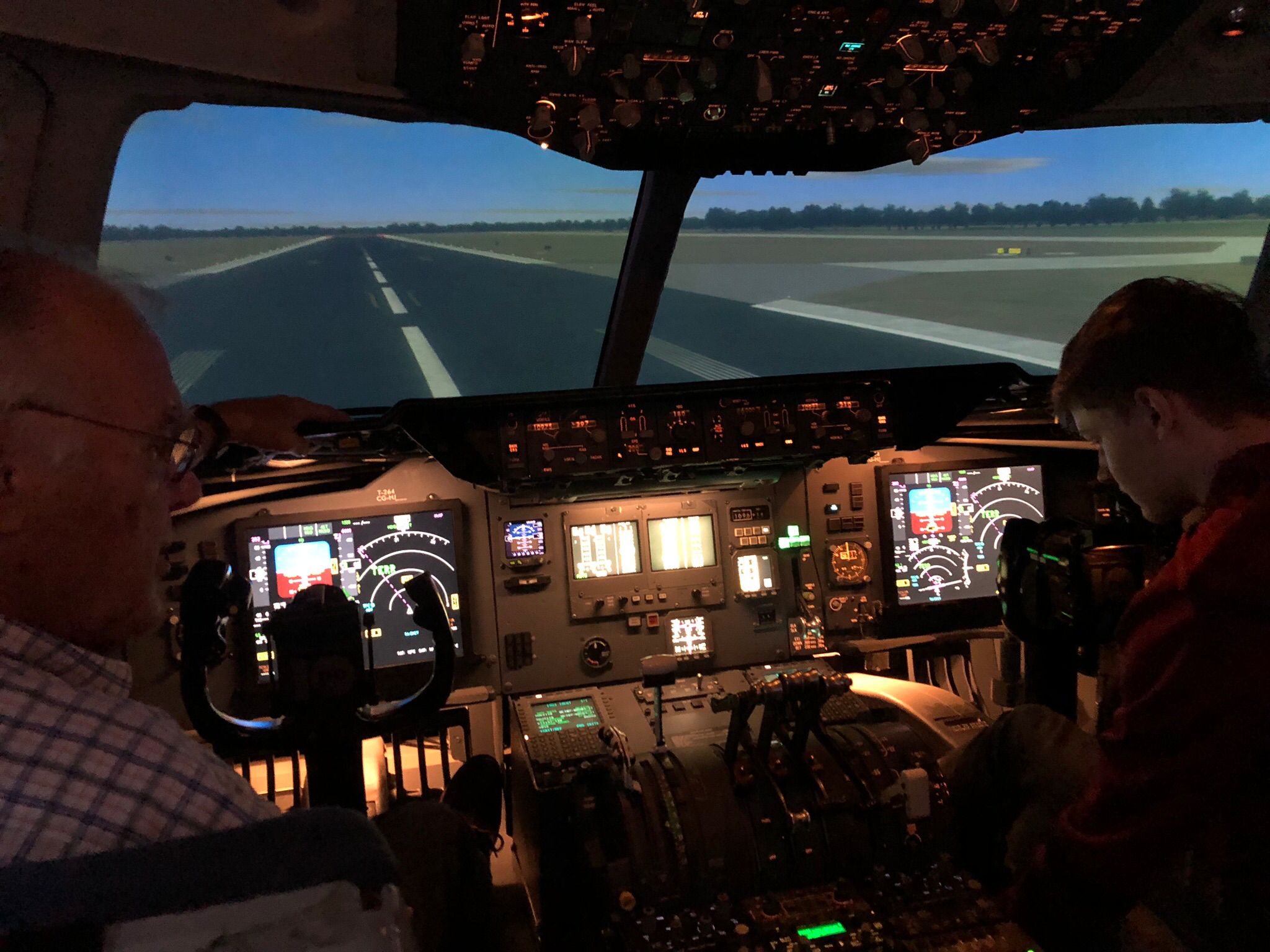 Vliegen in een simulator: een unieke ervaring bij de NLAC